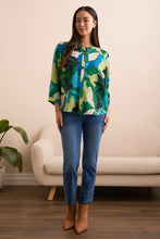 Load image into Gallery viewer, Fieldgreen Flowy Blouse
