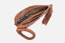 Load image into Gallery viewer, Hobo Sable Wristlet Washed Leather

