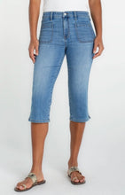 Load image into Gallery viewer, Capri with Patch Pockets
