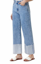 Load image into Gallery viewer, Holly Wide Leg Ankle Jean
