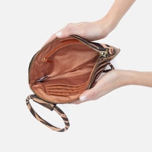 Load image into Gallery viewer, Hobo Printed Sable Wristlet

