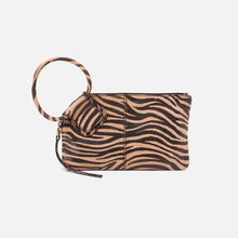 Load image into Gallery viewer, Hobo Printed Sable Wristlet
